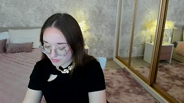 SweeteAmy online show from April 10, 12:33 pm