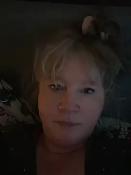 Tinchen Milf online show from April 14, 7:41 am