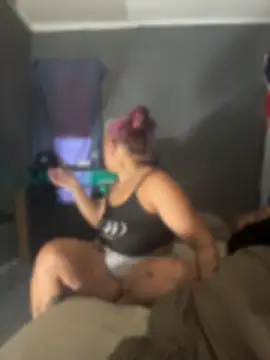 SHY QUINN online show from May 31, 4:13 pm