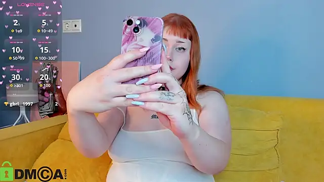 Roxy Moor online show from July 24, 9:40 am