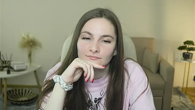 GwennElena online show from March 31, 7:08 am