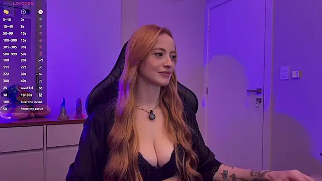 girlsmilee online show from July 11, 4:07 pm