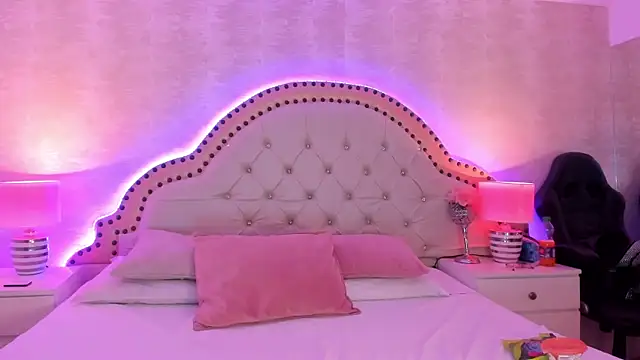Adara Muller online show from July 22, 9:05 pm