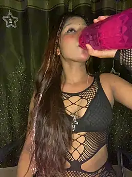 Cutiepie- online show from May 30, 5:21 pm