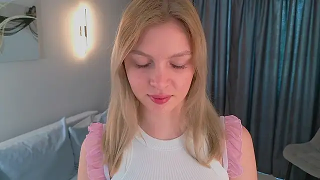 PatriciaaReed online show from April 25, 8:28 am