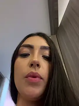 isabellajons online show from July 28, 12:08 am