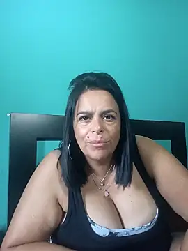 lucianamorocha online show from April 24, 11:02 am