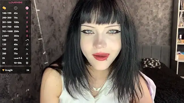 EmilyEmbears online show from July 28, 6:44 am