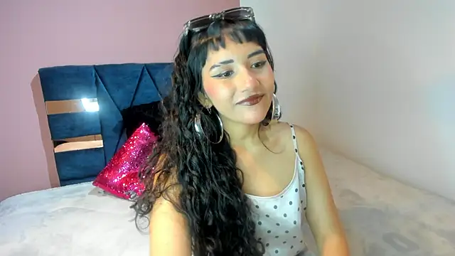 Hanna Clark   online show from July 23, 12:13 pm