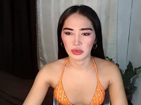 urasiankylie online show from May 29, 6:28 pm