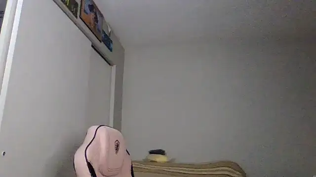 madzbailey online show from July 28, 8:52 pm