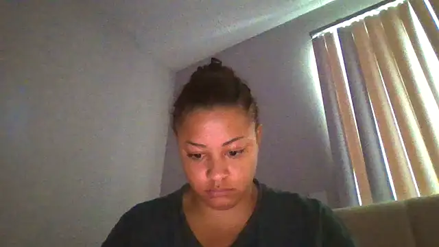 madzbailey online show from July 25, 2:46 pm