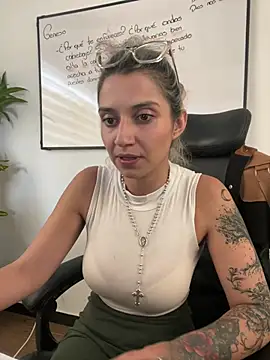 Isabella varella- online show from July 27, 2:03 pm