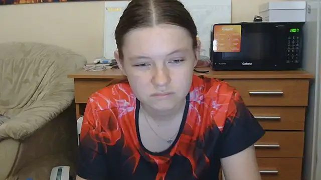 JessicaHolland1 online show from July 28, 6:20 pm