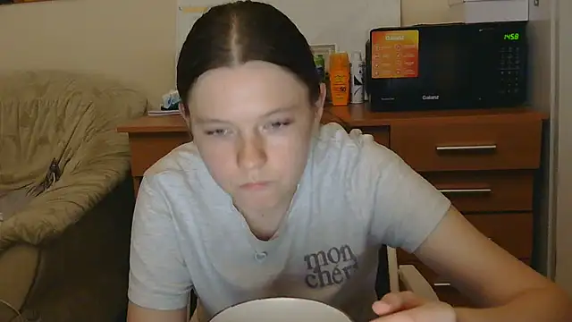 JessicaHolland1 online show from July 12, 6:42 pm