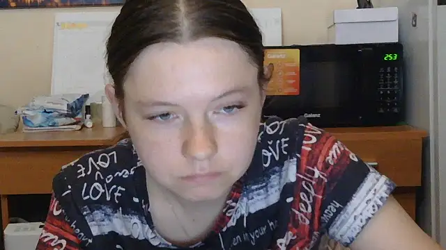 JessicaHolland1 online show from July 11, 6:19 pm