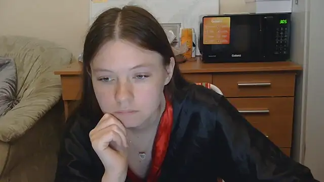 JessicaHolland1 online show from July 8, 6:32 pm