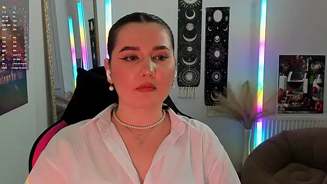 SourCherry   online show from May 19, 11:39 am