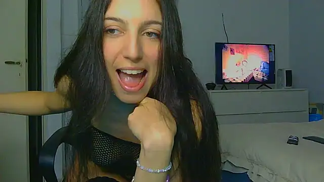 petitebelu online show from July 15, 12:15 am