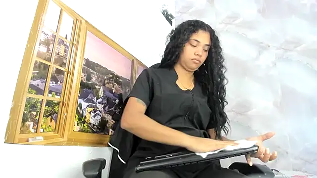 EllyBloom online show from June 19, 1:36 pm