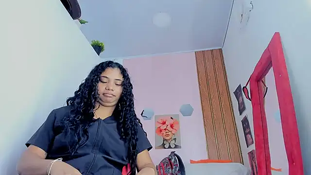 EllyBloom online show from July 26, 2:03 pm