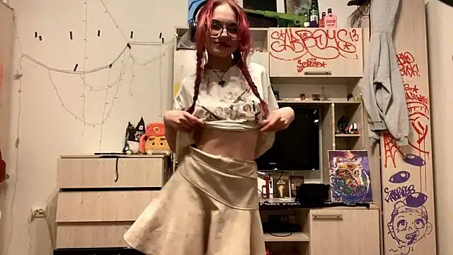 RedHeadCat online show from April 4, 11:25 pm