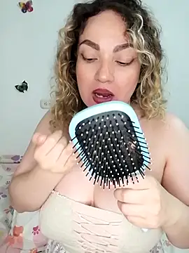 honey hornie online show from June 13, 1:36 am