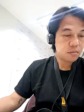 akiramoore online show from June 4, 1:55 am