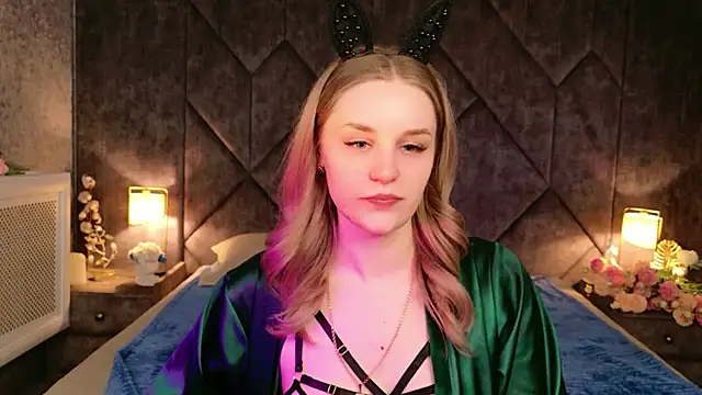 Molly Voses online show from May 28, 2:20 am