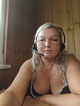 White-Chocolatte online show from July 23, 6:10 am