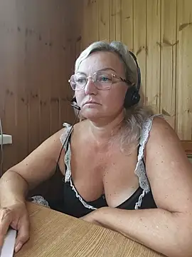 White-Chocolatte online show from July 21, 10:49 am