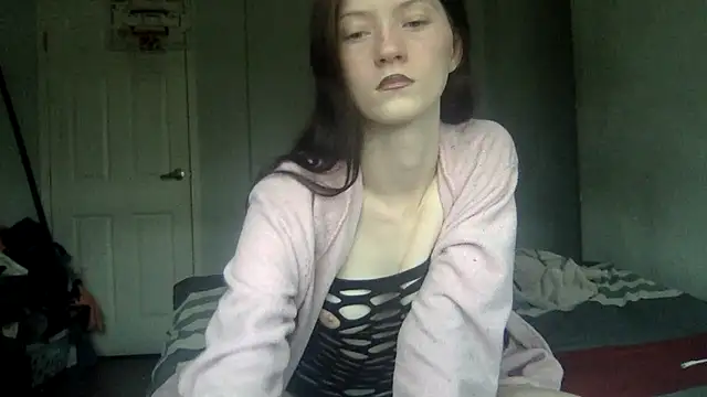Munchkinbaby72318 online show from July 1, 7:02 pm