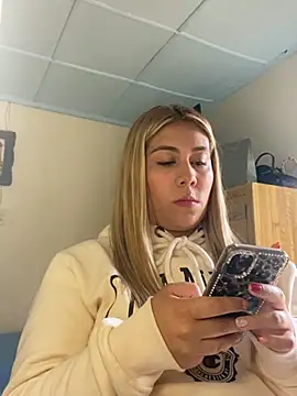  BellaSmith  online show from July 23, 4:04 pm
