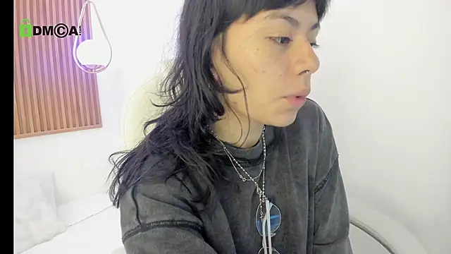 ghostmila online show from May 7, 1:48 pm