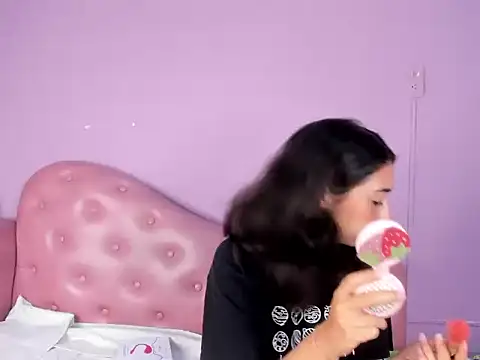 Samantha Walton online show from April 19, 8:00 pm