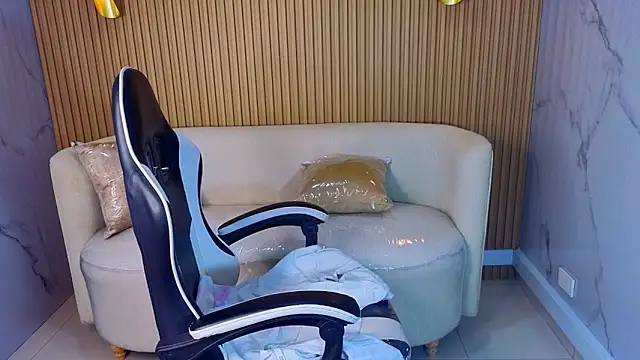 Andrea Brown tx online show from April 11, 7:45 am