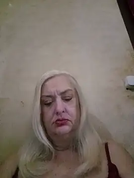 Julia20X online show from June 19, 3:48 pm