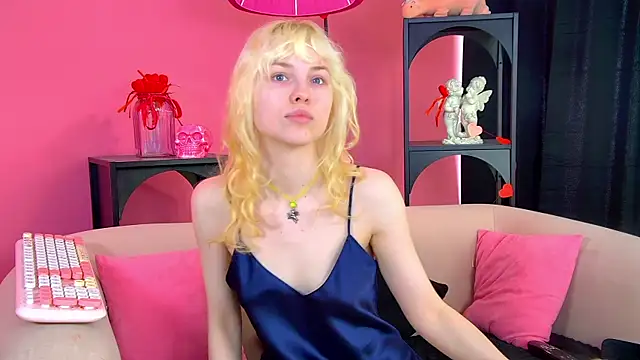 HannahHollis online show from May 14, 8:31 am