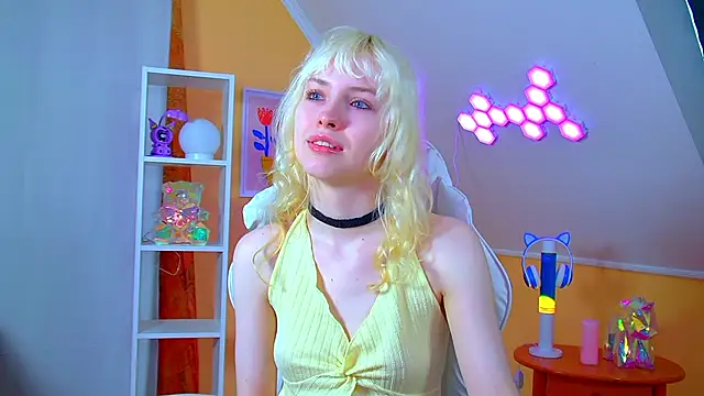 HannahHollis online show from June 14, 6:14 am