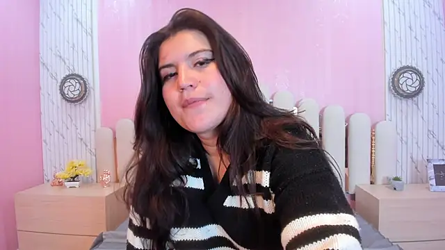 Samantha Cooper   online show from April 15, 7:58 pm