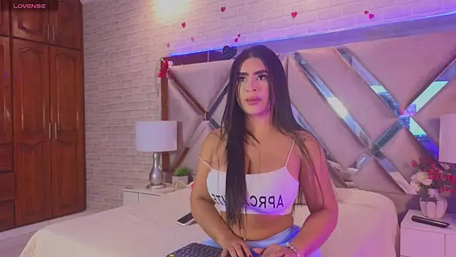 sharonlewy  online show from July 14, 3:49 pm