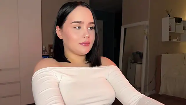 lola raze online show from July 23, 9:45 pm