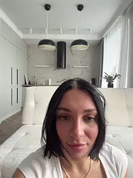 LucyHotty  online show from April 27, 5:48 am