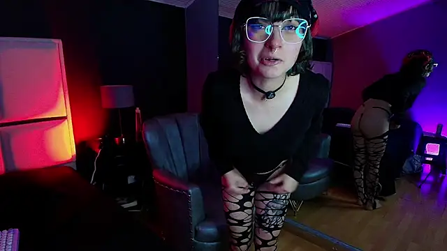BadEmyXO online show from July 23, 4:20 am