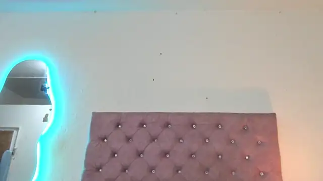 laurenlaine online show from July 26, 12:51 am