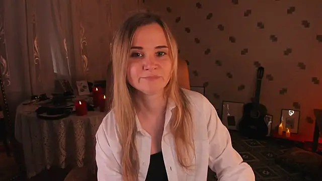 MiaSparkes online show from June 5, 1:28 pm