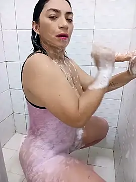 princess Curves online show from May 7, 9:18 pm