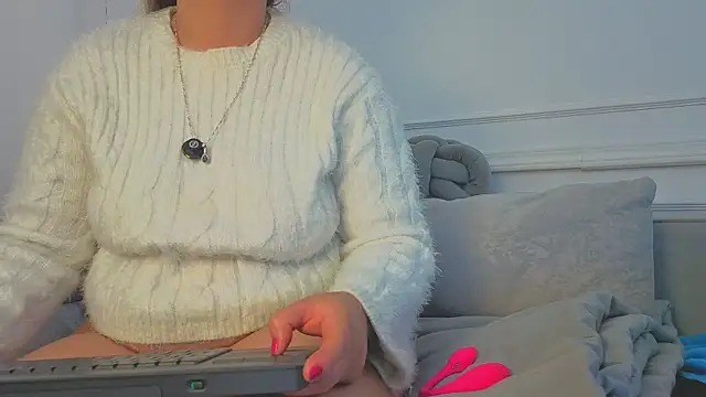 giigii hadidd online show from July 22, 7:48 pm