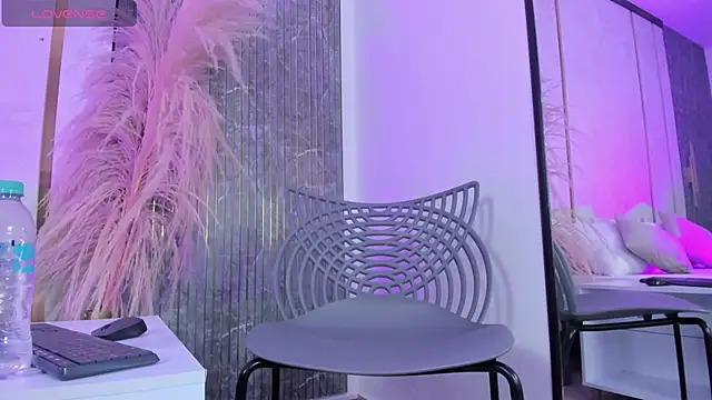 jade spinters online show from July 29, 7:58 pm