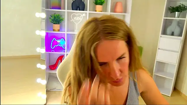 MollyLoll online show from June 29, 12:38 pm